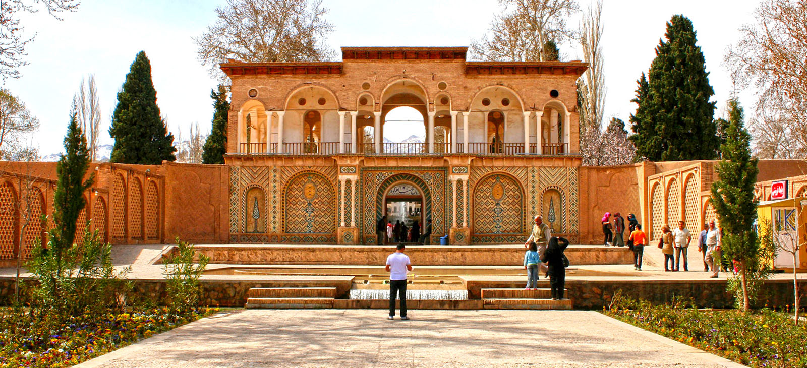 Shazdeh Garden