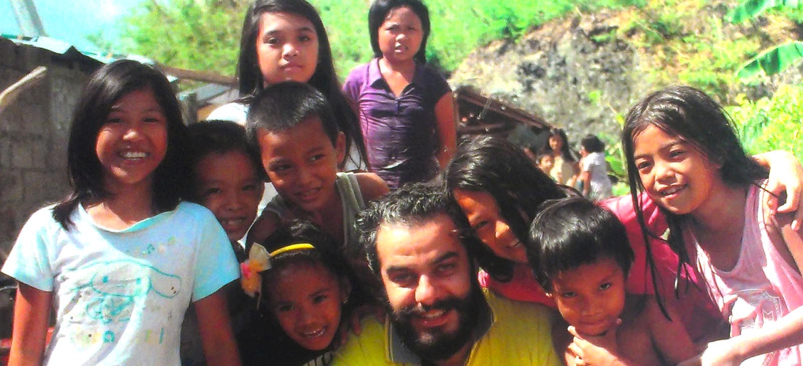 Helping Volunteery Trip of Erfan Fekri to Philippines